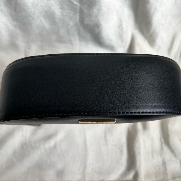 Mali and Lili Leilani Vegan Leather Baguette Shoulder Bag - Picture 10 of 11